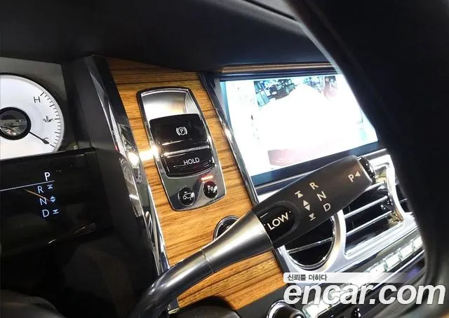 Rolls-Royce Ghost 2016 thumb 7