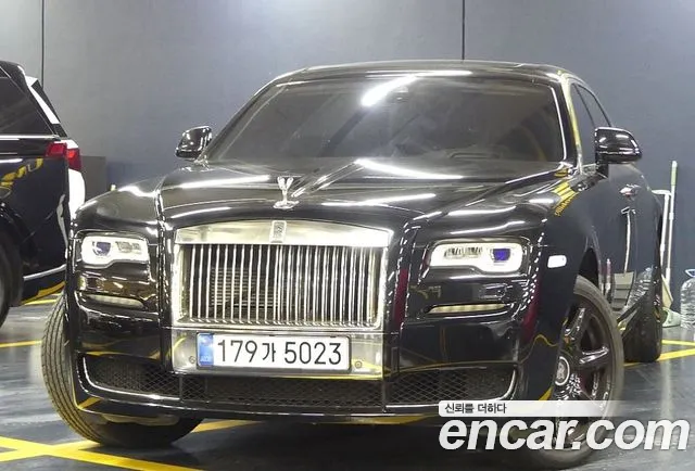 Rolls-Royce Ghost 2016 thumb 12