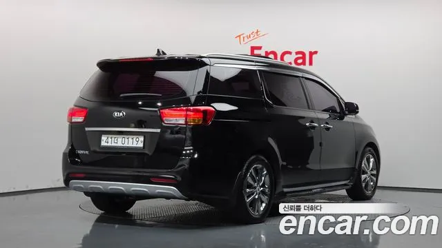 Kia Carnival 2016 thumb 2