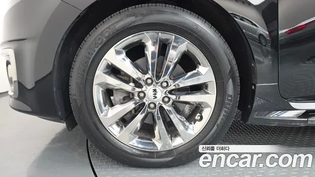 Kia Carnival 2016 thumb 5