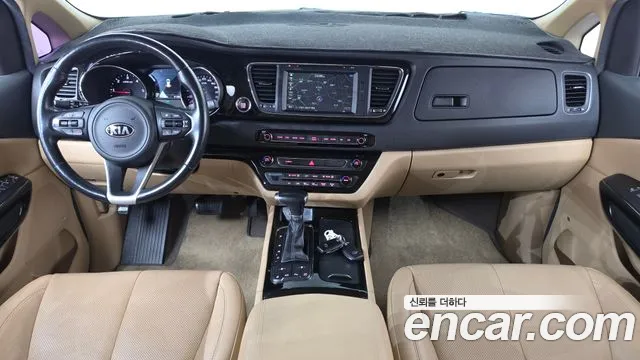 Kia Carnival 2016 thumb 7