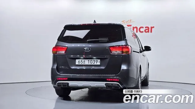 Kia Carnival 2017 thumb 4