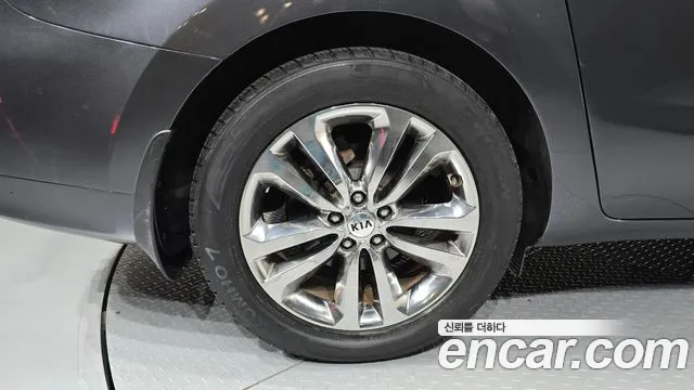 Kia Carnival 2017 thumb 5