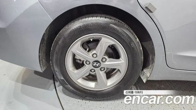 Hyundai Avante 2017 thumb 5