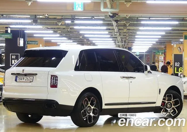 Rolls-Royce Cullinan 2023 thumb 3