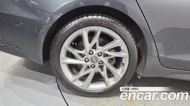 Genesis G70 2021 thumb 5