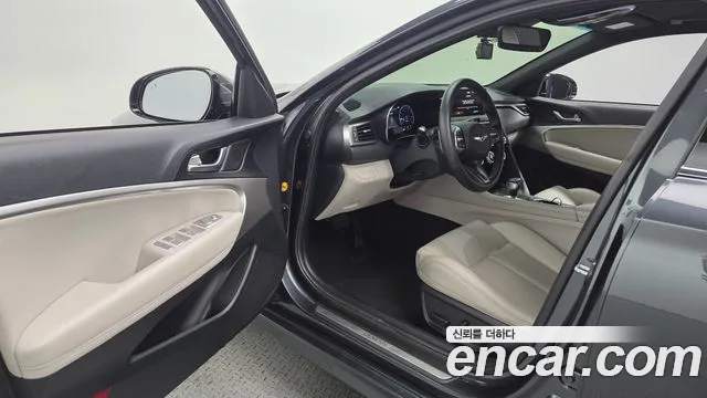 Genesis G70 2021 thumb 10