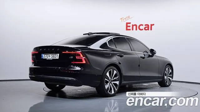 Volvo S60 2022 thumb 2