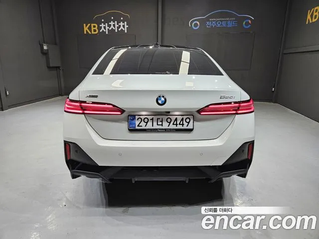 BMW 5-Series 2026 thumb 4