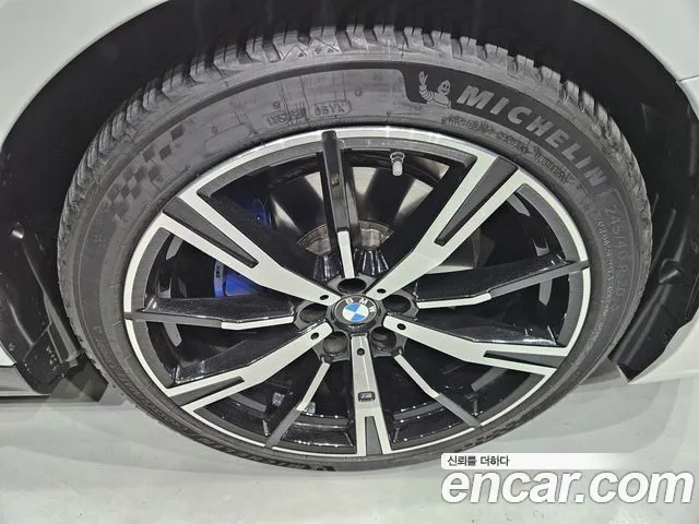 BMW 5-Series 2026 thumb 5