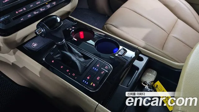 Kia Carnival 2016 thumb 9