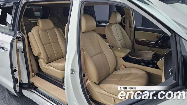 Kia Carnival 2016 thumb 11