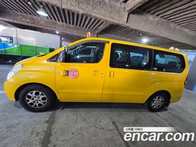 Hyundai Starex 2015 thumb 4