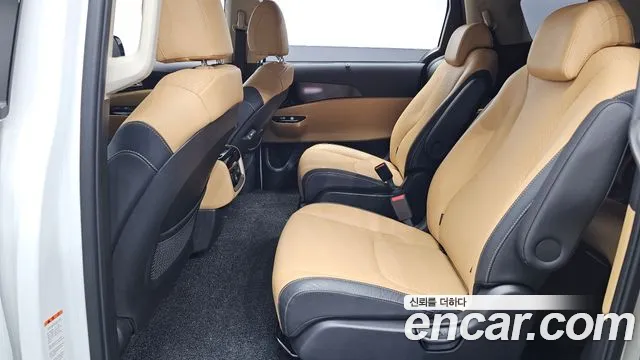 Kia Carnival 2022 thumb 10