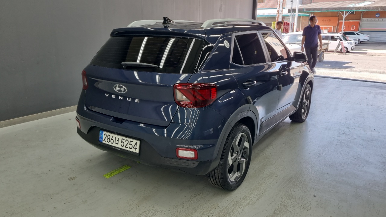 Hyundai Venue 2022 thumb 2