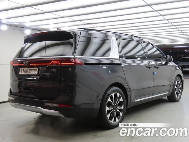 Kia Carnival 2021 thumb 4