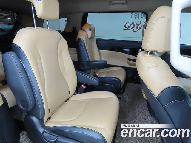 Kia Carnival 2021 thumb 7