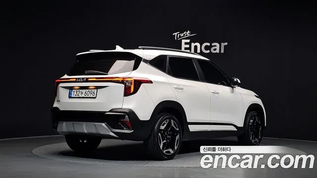 Kia Seltos 2023 thumb 2