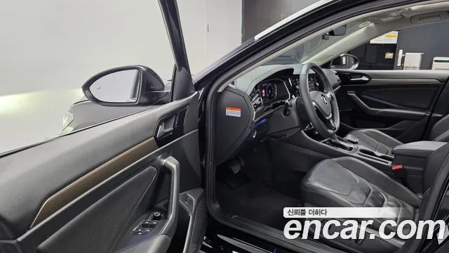 Volkswagen Jetta 2021 thumb 10