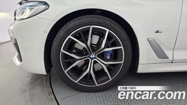 BMW 5-Series 2023 thumb 5