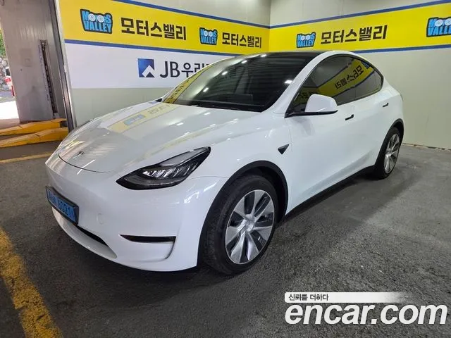 Tesla Model Y 2022 thumb 2