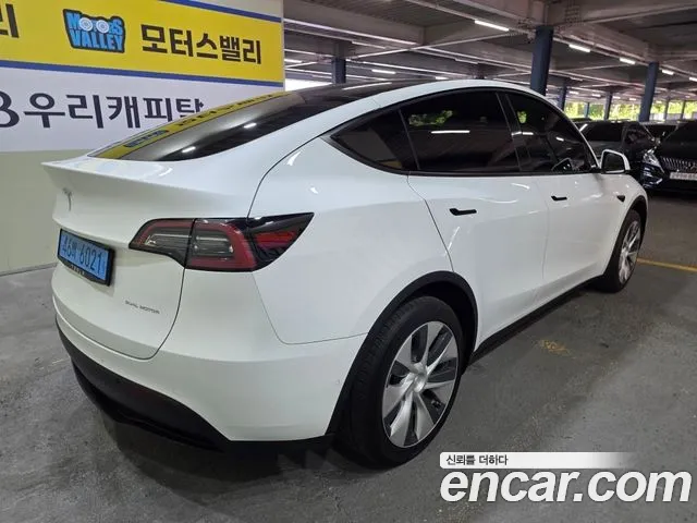Tesla Model Y 2022 thumb 6