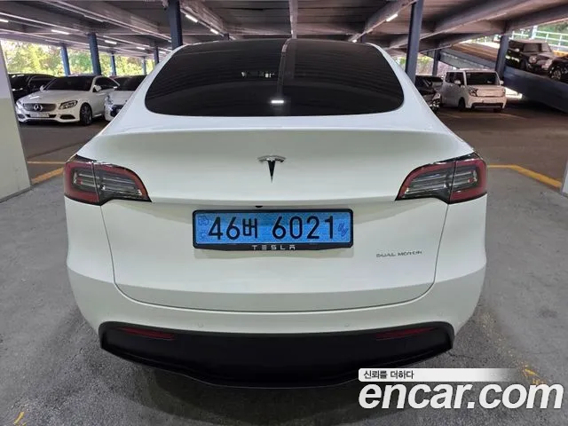 Tesla Model Y 2022 thumb 7
