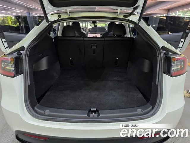 Tesla Model Y 2022 thumb 8