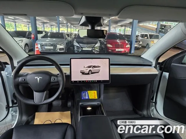 Tesla Model Y 2022 thumb 10