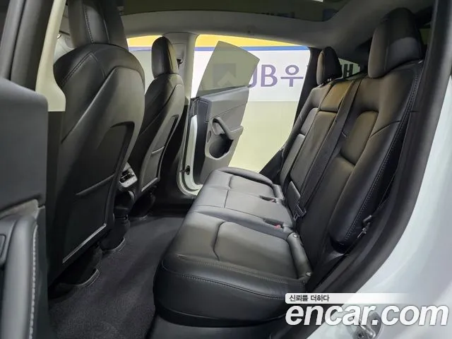 Tesla Model Y 2022 thumb 11