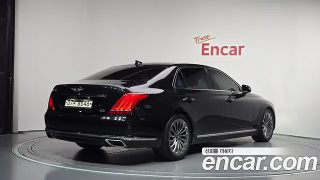 Genesis G90 2017 thumb 2