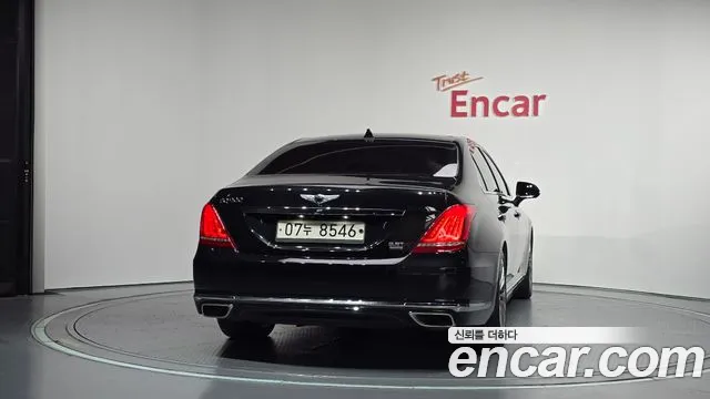 Genesis G90 2017 thumb 4