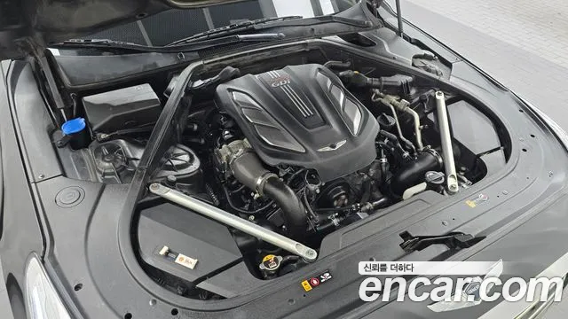 Genesis G90 2017 thumb 6
