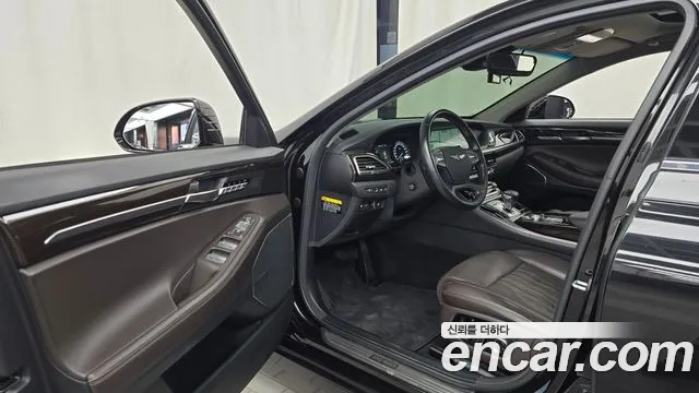 Genesis G90 2017 thumb 10