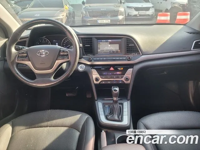 Hyundai Avante 2017 thumb 7