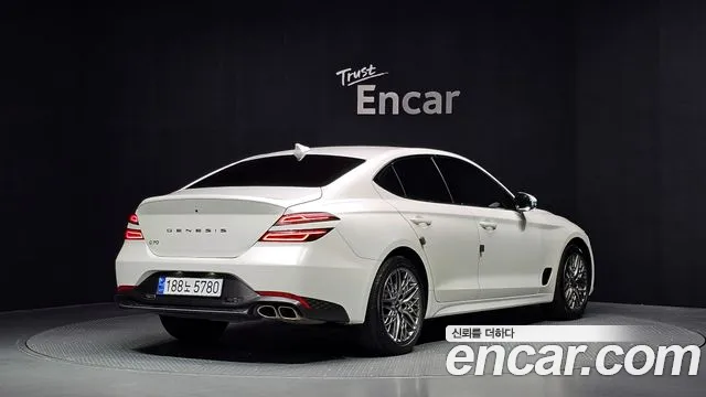 Genesis G70 2022 thumb 2