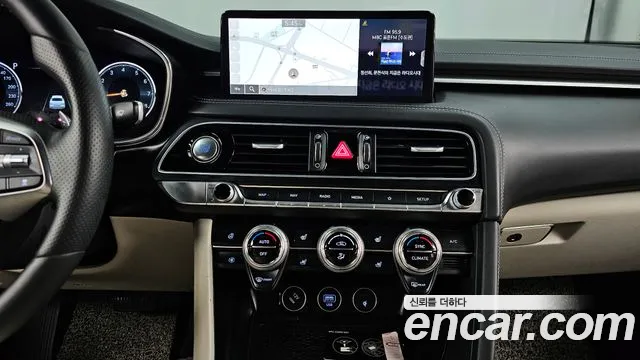Genesis G70 2022 thumb 10