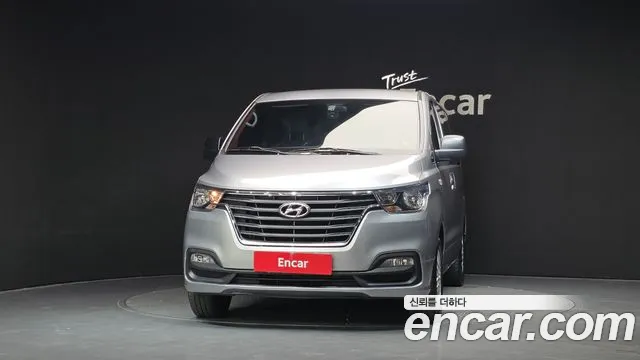 Hyundai Starex 2018 thumb 3