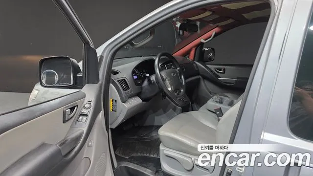 Hyundai Starex 2018 thumb 10
