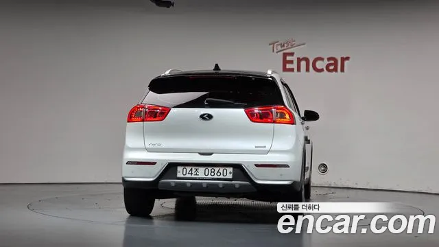 Kia Niro 2016 thumb 3