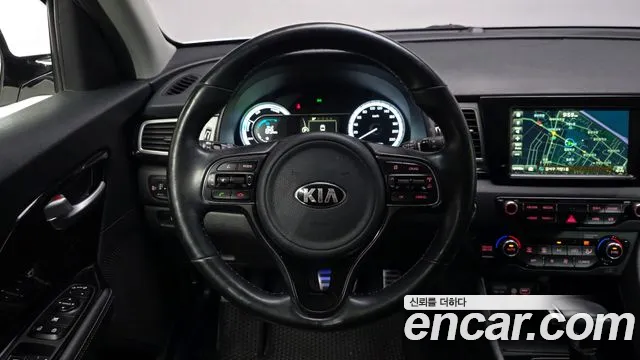 Kia Niro 2016 thumb 12