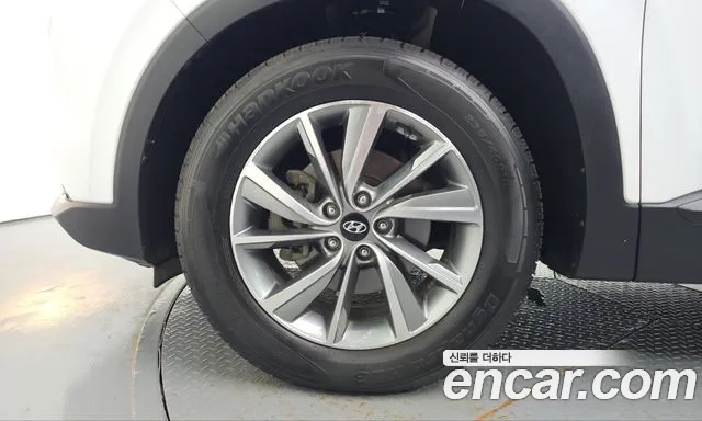 Hyundai Santa Fe 2018 thumb 5