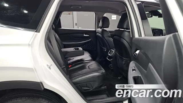 Hyundai Santa Fe 2018 thumb 11