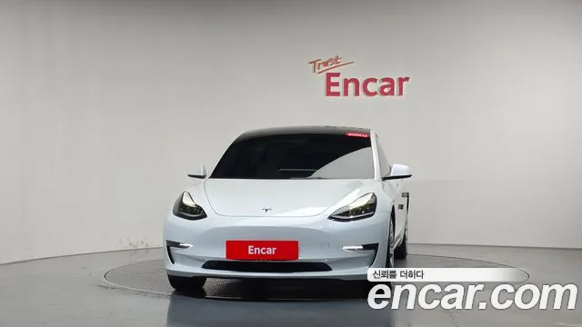 Tesla Model 3 2022 thumb 2
