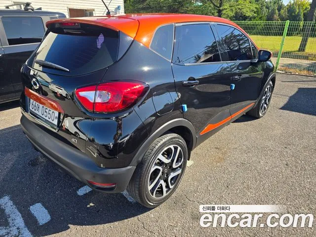 Renault-KoreaSamsung Captur 2016 thumb 2