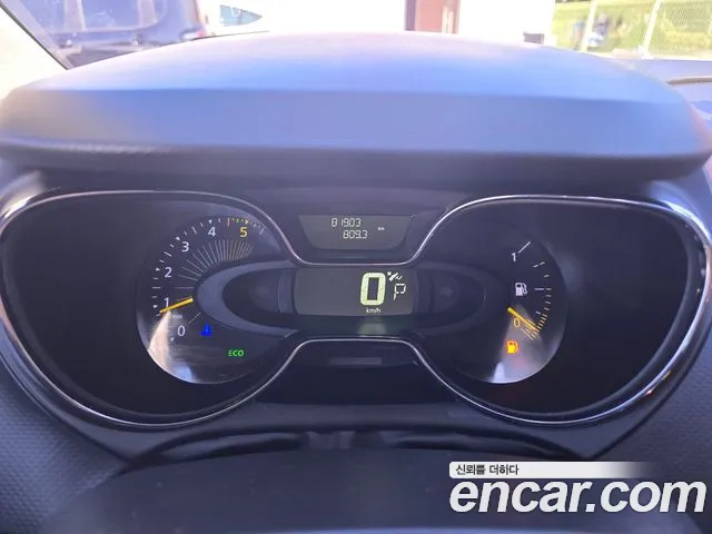 Renault-KoreaSamsung Captur 2016 thumb 8