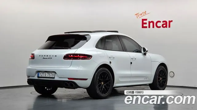 Porsche Macan 2016 thumb 2