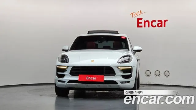 Porsche Macan 2016 thumb 3