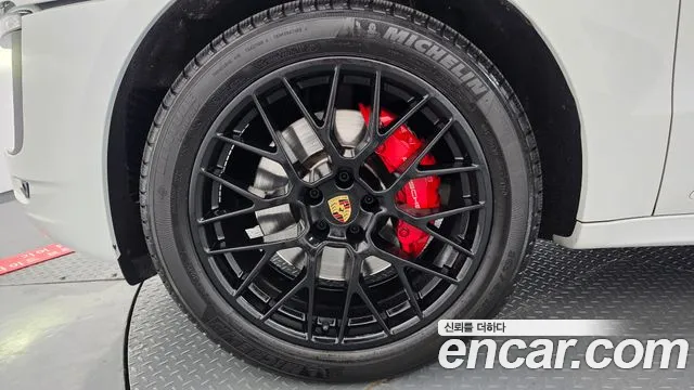 Porsche Macan 2016 thumb 5