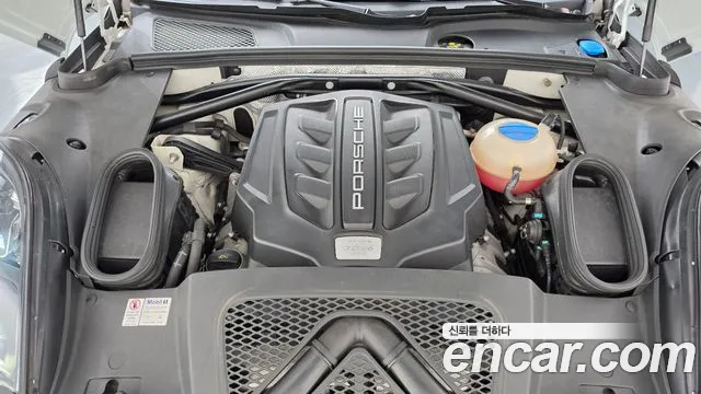Porsche Macan 2016 thumb 6